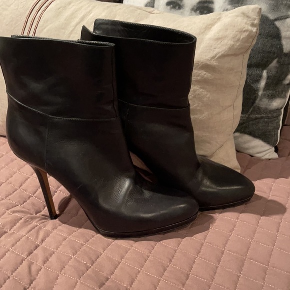 Jimmy Choo 4 1/2 inch heel black leather boot - Picture 4 of 6